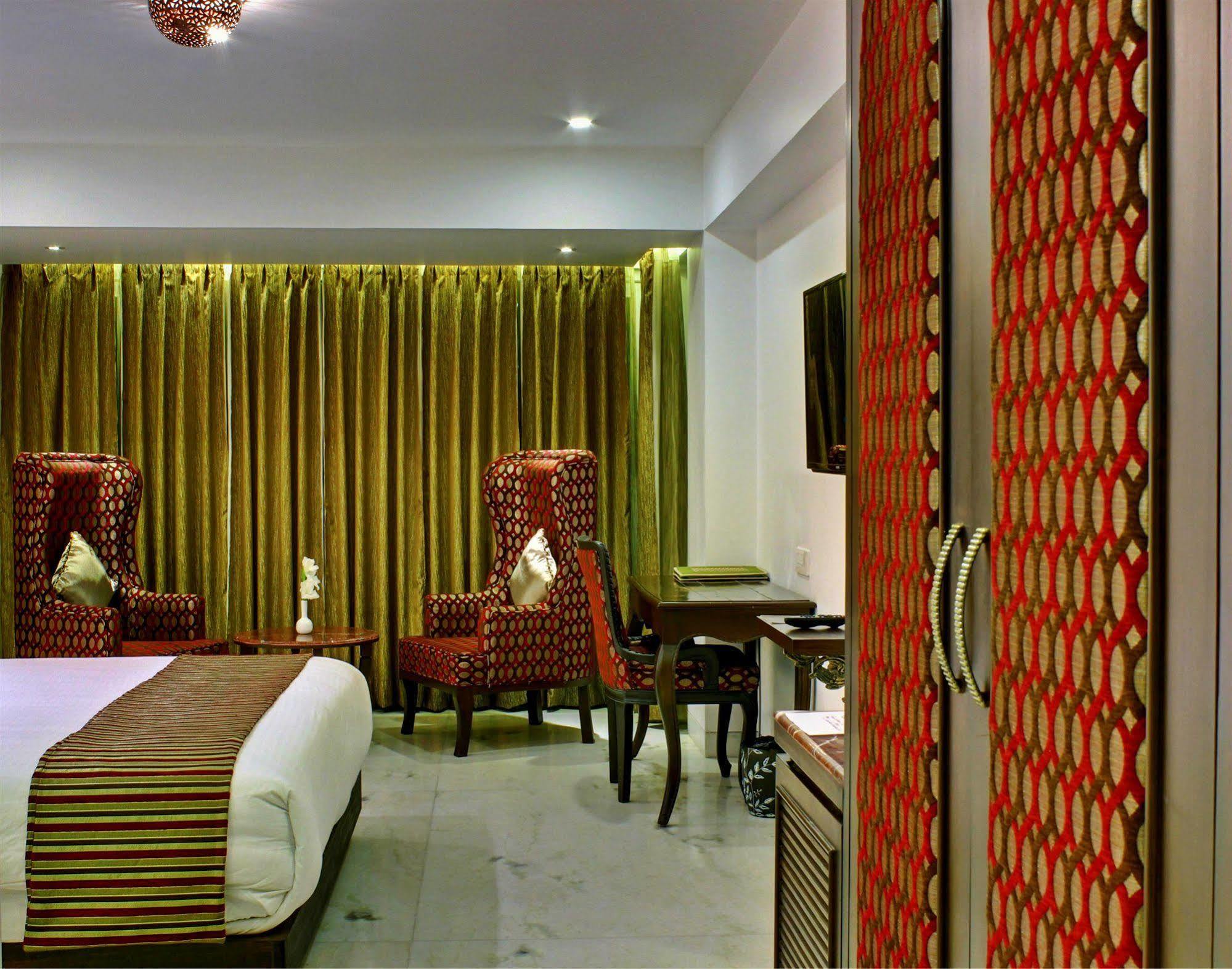 Hotel Ellbee Ganga View Rishīkesh Exterior foto