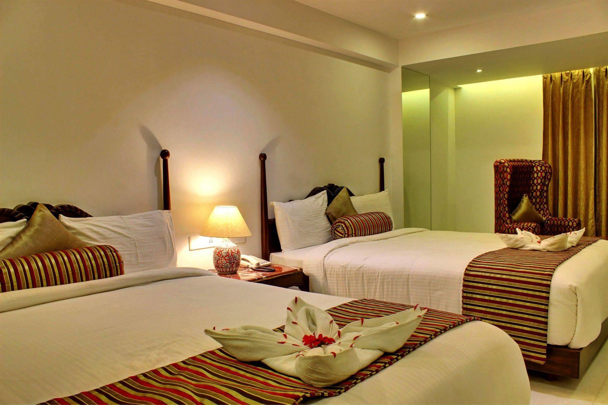 Hotel Ellbee Ganga View Rishīkesh Exterior foto