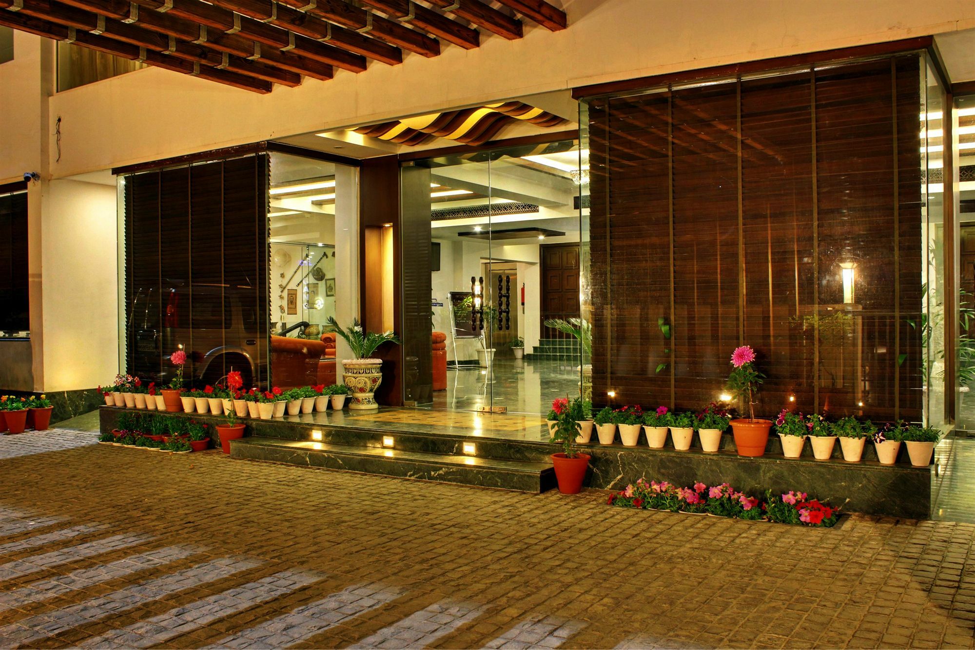 Hotel Ellbee Ganga View Rishīkesh Exterior foto